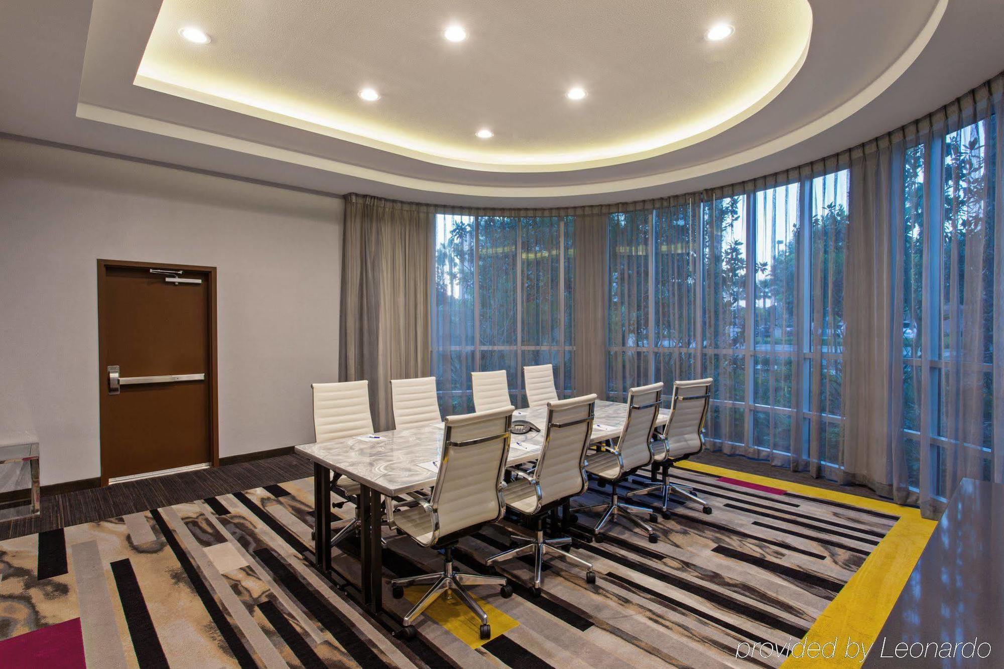 Holiday Inn Express & Suites Anaheim Resort Area By Ihg Екстер'єр фото